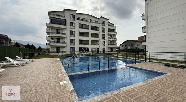 Kartepede Havuzlu Sitede Satılık 1+1 Daire