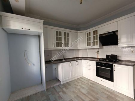 Ünye Gölevi Mahallesi'nde 3+1 Giriş Kat Ayrı Mutfaklı