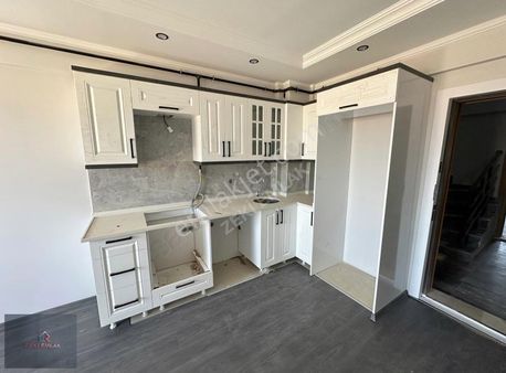 Zeki Emlak'tan Muradiye Mahallesinde Satılık 1+1 Sıfır Daire