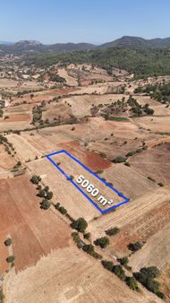 Yenibağyaka'da Köye Yakın Konumlu 5060 M2 Dümdüz Tarla