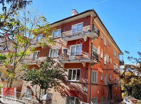 Keskin Sokakta Hukuk Ve Siyasala Yakın Ön Ve Katta 1+1 Kiralık