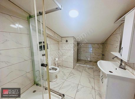 *realty World* Zekeriyaköy 1. Cadde De Kiralık İşyeri-ofis&büro