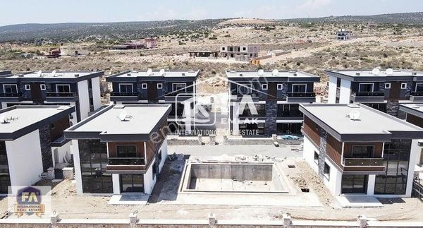 Fa'dan Silifke Atayurt Mh.sıfır Lüks Yaşam Alanı Sunan 4+1 Villa