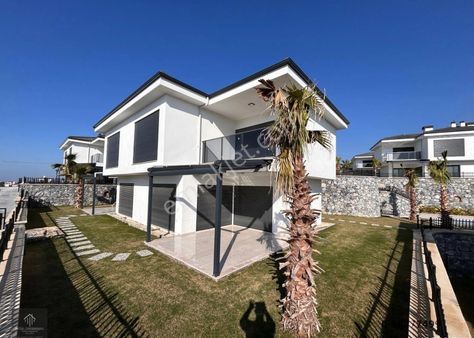 Aydın Kuşadası Soğucak Mah. De 3*+1 Sıfır Oturuma Hazır Villalar