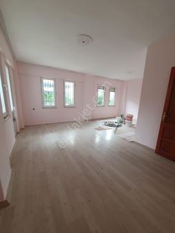 Bahçe Katı, Kapalı Mutfaklı, 2+1 Dairemiz Uzun Dönem Kiralıktır