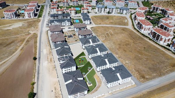 Esgyo'dan Ihlamurkent'te Site İçi İskanı Alınmş Satılık Daireler