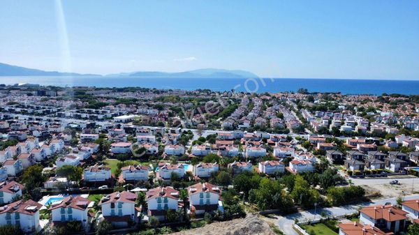Kuşadası Soğucak Mah. De Denize Yürüme Mesafesinde Sıfır Villa