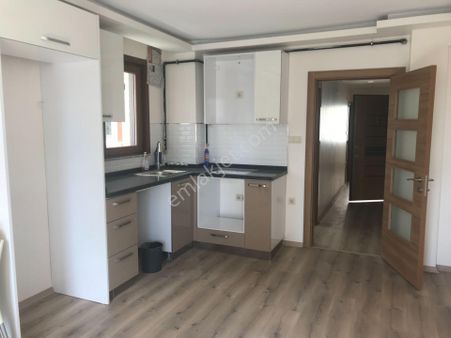 Ataşehir Emaar Avm Libadiye Caddesine Yakın Konumda 1+1