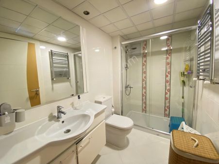 Karşıyaka Zübeyde Hanım Mah. Satılık Ebeveyn Banyolu 2+1 Daire