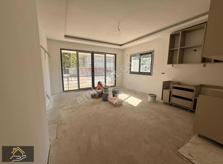 Karlık Gayrimenkulden Cumhuriyet Mahallesinde Satılık 2+1 Daire