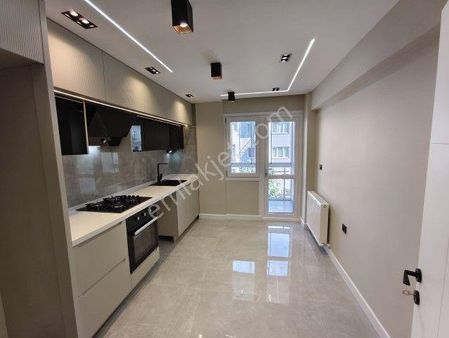 Bostanlıda Full Tadilatlı 3+1 Satılık Lüks Daire