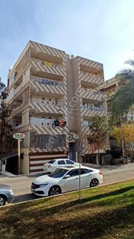 Yolbilir Emlak Satilik Park Karşisi 5. Son Kat Asansör Yok