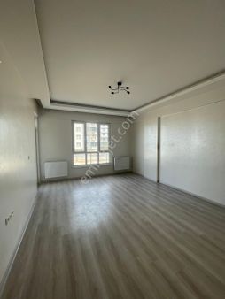 Beykent’te Satılık 2+1 Ara Kat Daire