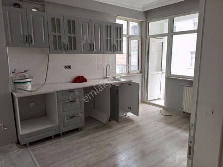 Rekoor Emlaktan Çiftlikte 2+1 Geniş Kiralık Daire