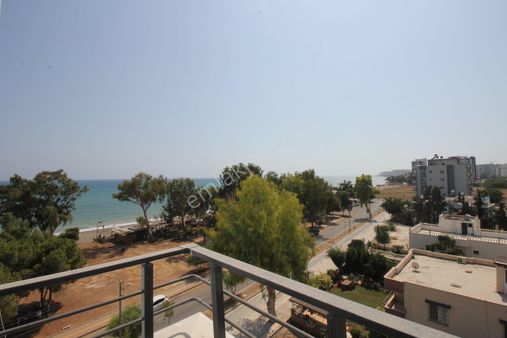 Retro’dan Mavinin Her Tonu Ayağınızın Altında B.mutfak 3+1