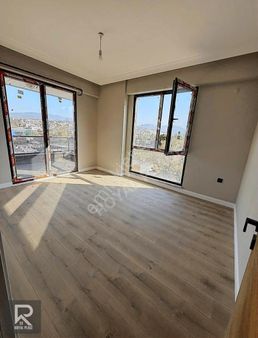 Hastane Ve Emniyetin Dibinde Site İçerisinde 1+1 Kiralık Daire