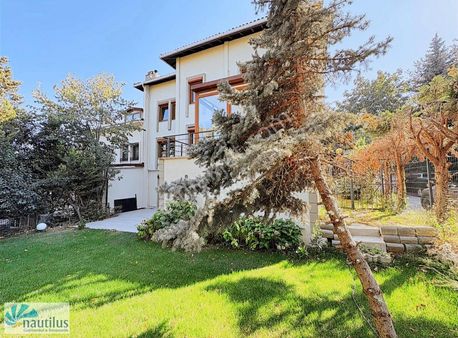 Bahçeşehir Satılık Villa Full Tadilatlı 4+2 Badem Bölgesi