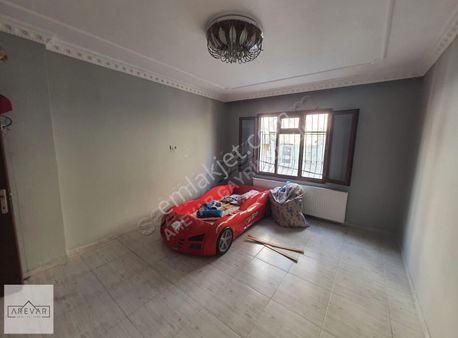 4 Katlı Doğalgazlı Bireysel Elektrik Ve Su Aboneli Satılık Ev