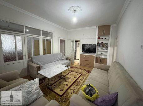 Galatadan Paşaköşkünde 3+1 Eşyalı Kiralık Daire