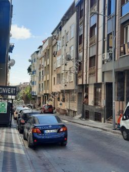 Tekeoğlu Gayrimenkul'den Merkezi Konum Ferah Balkonlu 1+1 Daire