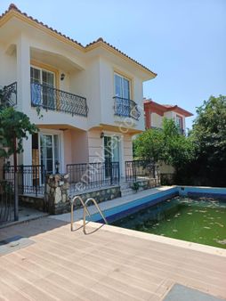 Stop’tan Ovacık Merkezi Konumda Havuzlu Villa