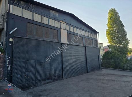 Sultanbeyli De 450m2 Kapalı-200m2 Açık 15 Ton Vinç Yükseklik.8m