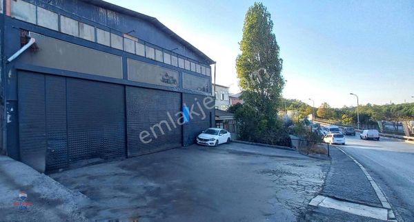 Sultanbeyli'de 450 M² Kapalı 200 M² Açık 8 M Yükseklik