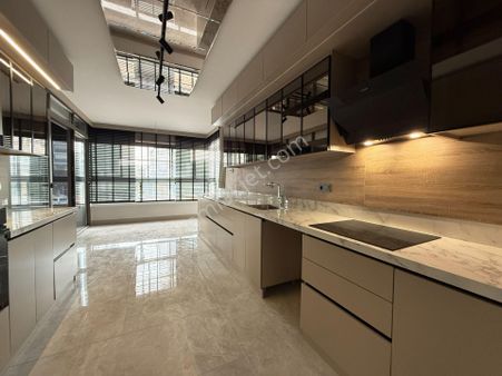 Ova Gross Karşısı 4,5+1 9.kat Loft Yapı Çift Bloklu Site İçinde