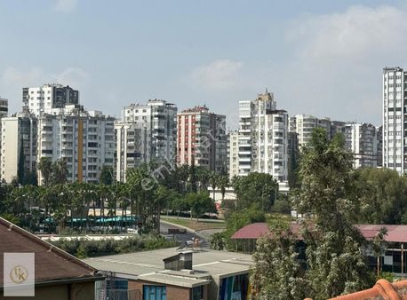 Karslılar'da Trt Cvr 5+2/3 Mutfak/3 Banyo/bahçeli/forleks Villa