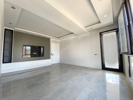 Rota Gayrimenkulden 1200 Evlerde Köşe Konumda Etrafı Açık Ebeveyn Banyolu 2+1 Daire