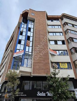 İstiklal Caddesine Cephe Reklam Değeri Yüksek Kiralık