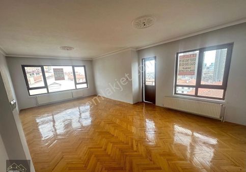 Reşadiye'den Dikmen Mürsel Uluç Mah. Cadde Yakınında 3+1 Manzaralı Daire