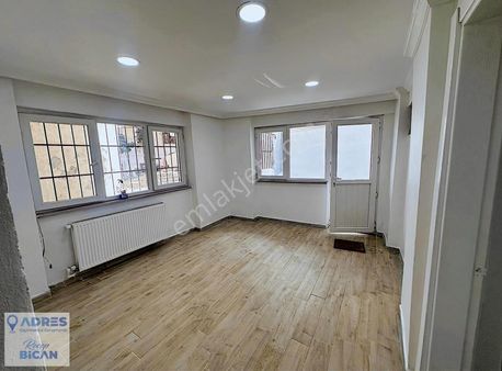 Kağıthane Çağlayan Mah. Zuhal Sokak Satılık 2+1 Yenilenmiş Daire