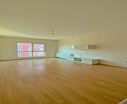 Metrobüse 11 Dk Geniş M2 Merkezi Konum Acil Kiralık 1+1 Daire