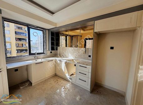 Necaroğullarından Kent Meydanında Sıfır Lüks 2+1 Daire