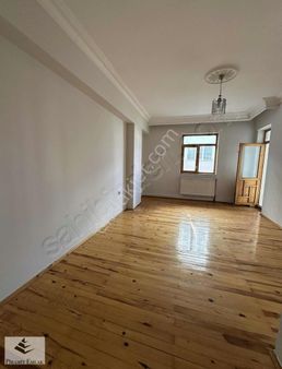 Piramit Gm Den Şükrüpaşa Da Ana Cadde Üzerinde Satılık Daire