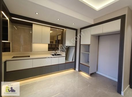 Evbul'dan Asor Sitesinde Satılık 2.5+1 Zemin Kat Daire
