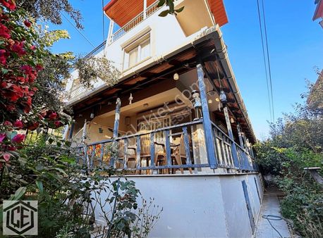 Çetin Eser'den Özdere Orta Mahalle'de Bahçeli 4+1 Villa