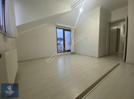 Haraççı'da Teraslı 2+1 Kiralık Çatı Katı Daire !