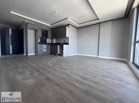 Rönesans Emlak'tan Tramvay'a Cephe Deniz Manzaralı Daire