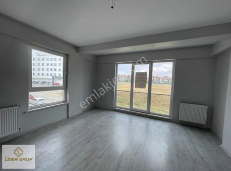 Eslider Emlaktan Çamlıcada 3+1 Kiralık Ebeveyn Banyolu Daire