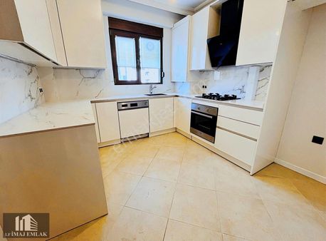 Lf İmaj Göztepe Sahil Kesintisiz Park Manzaralı Balkonlu 2+1yeni