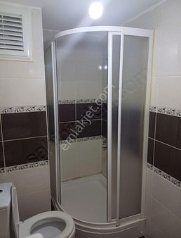 Saadetdere Mahallesinde Satılık 2+1 Ara Kat Daire