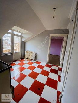 Muğla Emlaktan Güldemet Sokakta 150m 3+1 Çift Mutfaklı Dublex