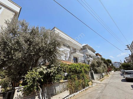 Seferihisar Ürkmez Merkez De Satılık 2+1 Daire Denize 450 Metre