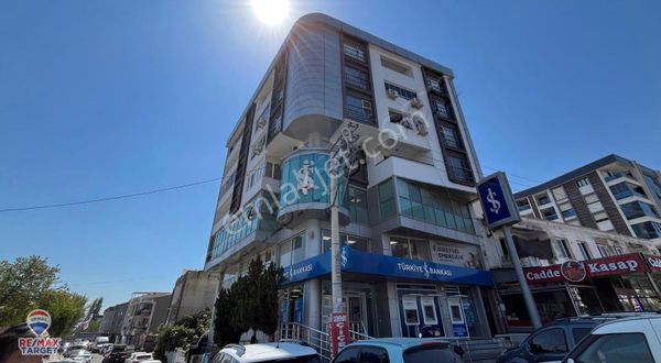 Ayrancılar İş Bankası Binasında Ana Yola Sıfır Ara Kat 3+1 Daire