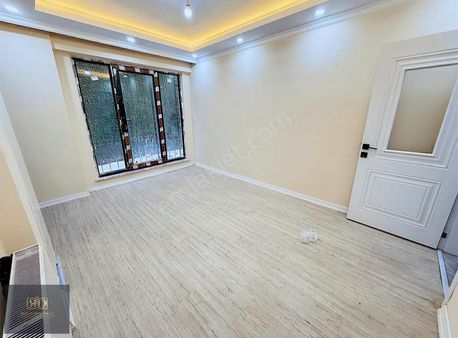 Rd'den Gültepede Caddeye Yakın Bahçeli 1+1 Satılık Daire