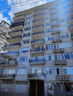 Cb Everest'ten Çekirge Selvili Cd.arakat 3+1 Geniş Daire.