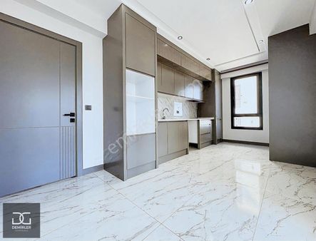 Demirler'den Yenişafakta Ebv. Banyolu Kat Seçenekli 140m² 2+1