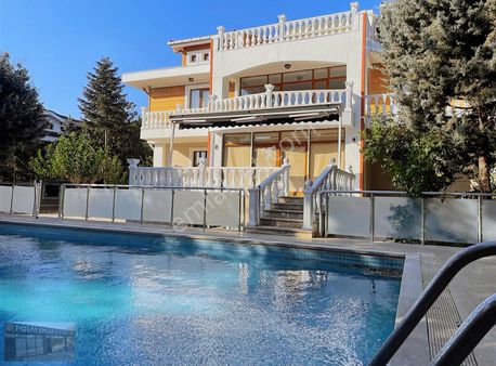Celaliyede Satılık 2 Adet Havuzlu Villa